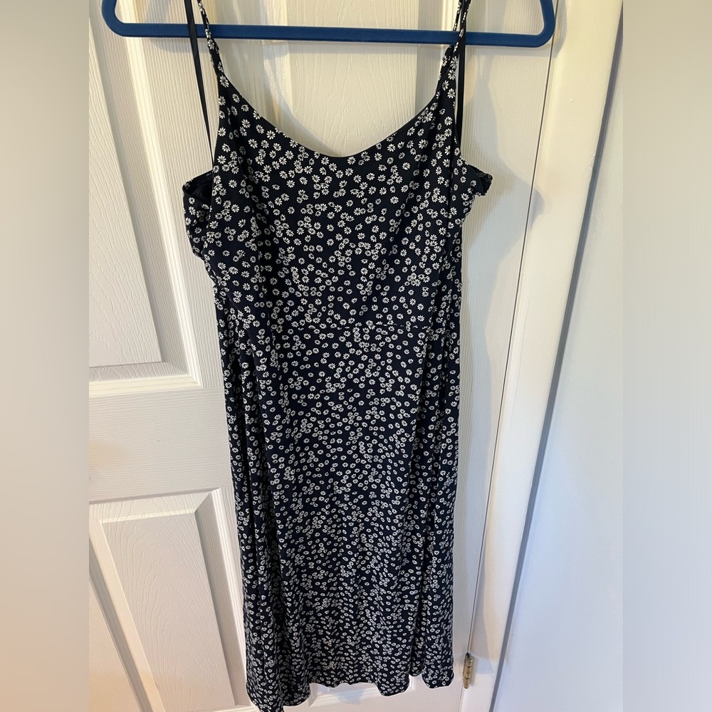 Loft Daisy print dress- with tag!